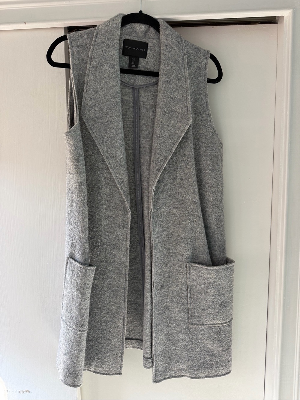 Tahari wool Light Gray Sleeveless Open-Front Vest with Pockets